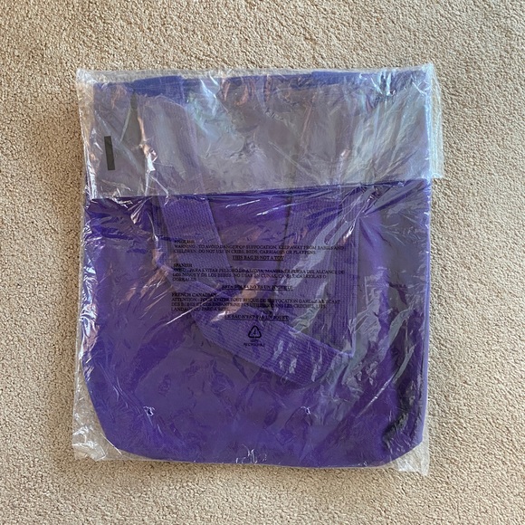 LA LAKERS MADHAPPY TOTE BAG - Picture 2 of 2